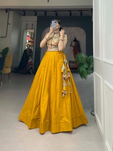 Lehenga choli ผ้าฝ้ายบริสุทธิ์พิมพ์ลายสำหรับงานแต่งงานของผู้ใหญ่ชาวอินเดียปากีสถานล่าสุดของดีไซเนอร์ Fab Zone - Product Image 5