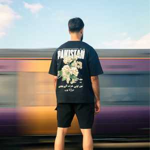 T-shirt Oversize Dreamchaser Easah Fitness en Jersey Noir de 200 Grammes avec Motifs Imprimés – Numéro de Modèle - Product Image 4