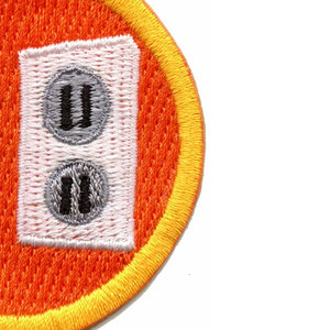 Écussons brodés professionnels personnalisés OEM Logo confortable Tissu sergé à coudre durable Badges de fleurs pour le sport Coeur Machine à résine - Product Image 4