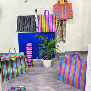 Sac à provisions en nylon écologique et réutilisable RPET avec fermeture éclair sacs de plage en plastique recyclé tissé à la main rayé fabriqués en Inde - Product Image 1