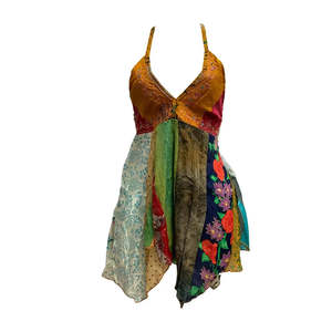 Blusa Boho Hippie Hecha a Mano con Parches de Sari Indio de Seda, con Cuello Halter y Tela de Satén, Estilo Retro - Product Image 6