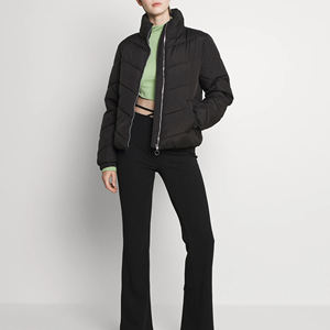 2023 personnalisé OEM femmes hiver doudoune veste col montant régulier à capuche mince respirant coupe-vent épais manteau coton remplissage - Product Image 4