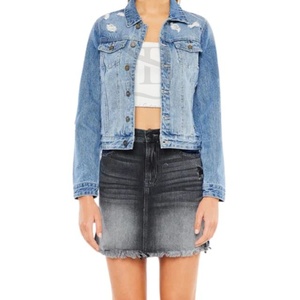 แจ็กเก็ตผ้ายีนส์สีน้ำเงินแบบสั้นสำหรับผู้หญิงเสื้อแจ็กเก็ตแฟชั่นทรงสลิมฟิตสำหรับผู้หญิงผ้ายีนส์ขาดขอบสีน้ำเงินแบบยุโรปและอเมริกา - Product Image 3