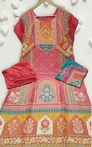 La belle option Maslin Kurti imprimée avec de longues coupes et une broderie minimale offre confort et satisfaction à un prix raisonnable - Product Image 6