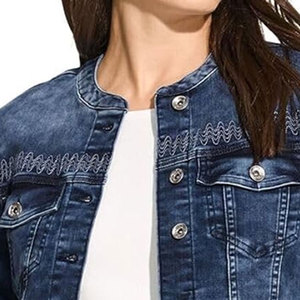 Fabricant d'usine direct veste en jean bleu de haute qualité pour femmes à manches longues coupe ajustée avec remplissage en coton entretien OEM - Product Image 4