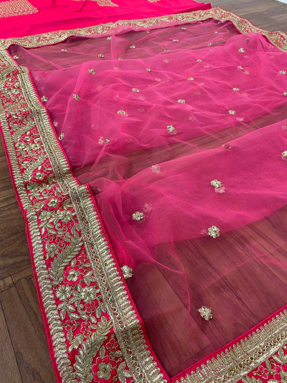 heavy bridal lehnga on zaradoi