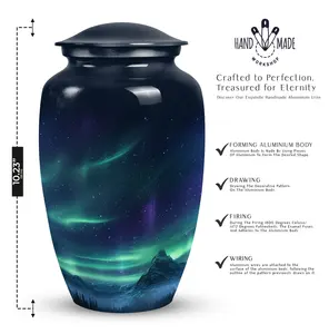 ออโรร่า โบเรียลิส เหนือภูเขาที่ปกคลุมด้วยหิมะ โถโลหะ 10 นิ้ว - Product Image 2