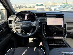 GMC Yukon XL AT4 Ultimate 2025 Limpio - Product Image 2