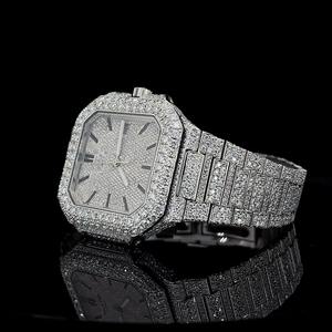 Reloj Mossinate blanco de moda de calidad de exportación con correa de metal ajustable para hombres disponible a precio asequible - Product Image 2