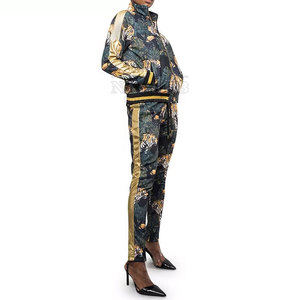 Survêtement Vibrant à sublimation haut et bas assortis avec illustration personnalisée survêtement flexible à sublimation - Product Image 4