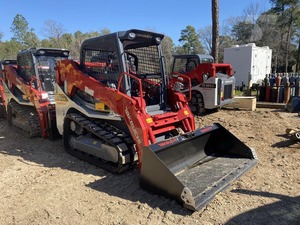 Chargeuse sur chenilles compacte TAKEUCHI TL10V2 2024 avec moteur diesel, pompe, roulement et godet inclus, haute efficacité, garantie 4 ans - Product Image 1