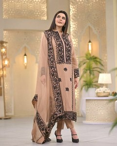 Trajes de diseñador bordados Georgette de estilo pakistaní de la mejor calidad para mujer, trabajo de encaje para boda y fiesta - Product Image 2