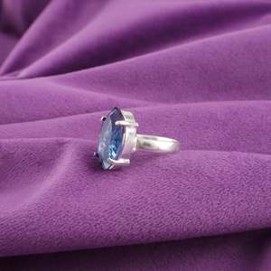 Bague en topaze bleue de Londres, marquise, argent sterling, bijoux en pierres précieuses, fabrication artisanale, cadeau élégant pour femmes, design bohème - Product Image 4