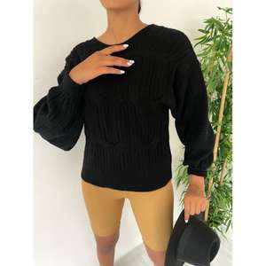 Pull en tricot pour femme avec détail complexe au dos - Modèle 848 - Product Image 1