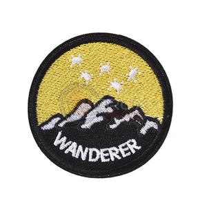 Badges brodés en feuille d'or 3D en gros, logo personnalisé brodé, à coudre, en tissu laiton, taille personnalisée, strass - Product Image 1