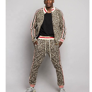 ชุดวอร์มผ้าไนลอนขนาดใหญ่สำหรับผู้ชายชุดวอร์มผ้ากำมะหยี่แบบลำลองสำหรับผู้ชายชุดวอร์มสีดำขาวชุดนักเรียนสำหรับฤดูหนาว - Product Image 1