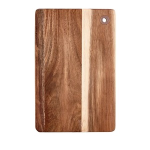Planche à découper en bois élégante avec surface lisse et forme ergonomique pour simplifier la préparation et le service des aliments - Product Image 5