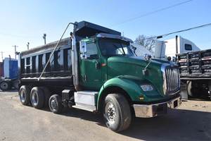 Camion benne International HX à trois essieux, robuste, d'occasion, modèle 2019-2022, à vendre avec garantie - Product Image 3