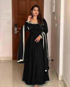 ชุดราตรี anarkali บานยาวสีเขียวออกแบบได้อย่างงดงามพร้อมผ้าลูกไม้ชุดชนชาติอินเดียสำหรับผู้หญิงและเด็กผู้หญิง - Product Image 6