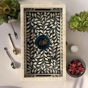 Plateau rectangulaire moderne fait main avec incrustation d'os de conception de feuille Plateau en bois pour mariage et Diwali But décoratif - Product Image 1