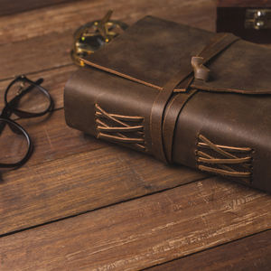Carnet en cuir vintage à couverture rigide avec logo personnalisé, organisateur de crayons/agenda, papier sans bois, fermeture à sangle, faible MOQ, OEM, FBA - Product Image 3
