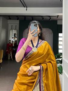 Última Moda Étnica para Mujer, Lehenga Choli de Seda Tasar con Estampado Tie-Dye y Detalles de Encaje, Compra en Línea en India - Product Image 4