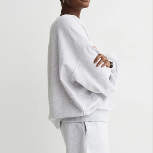 Sudaderas de mujer de color personalizado con cuello redondo liso embellecido logotipo personalizado y diseños personalizados - Product Image 3