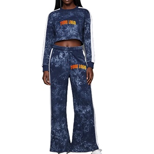 Ensemble de survêtements deux pièces en velours pour femmes avec logo brodé, personnalisable, comprenant un sweat à capuche et un pantalon de survêtement - Product Image 1