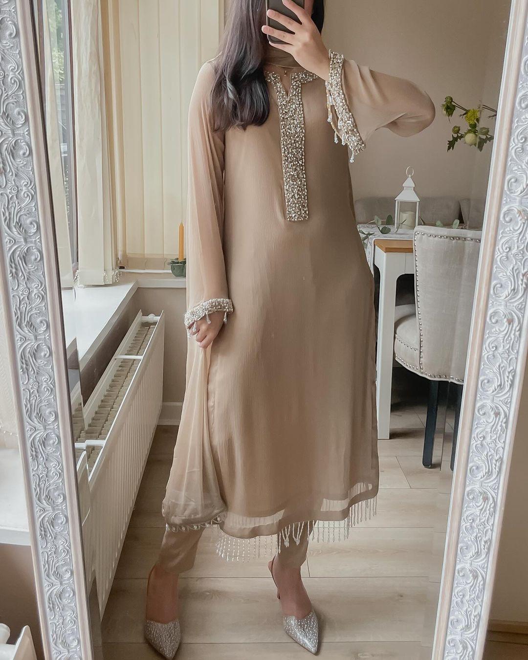 Wholesale White Chiffon Dress Pakistani Available in Various Sizes