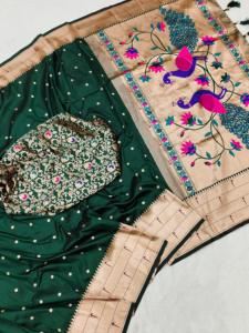 Saree en soie Patola douce avec riche Pallu et bordure florale Meenakari Design floral traditionnel Tissage Meenakari - Product Image 6