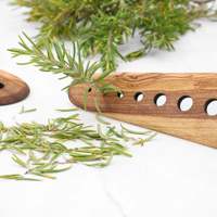 Éplucheur d'herbes en bois d'olivier fait main |   Outil culinaire écologique et durable de qualité alimentaire ArtisRaw pour éplucher les feuilles d'herbes dans la cuisine