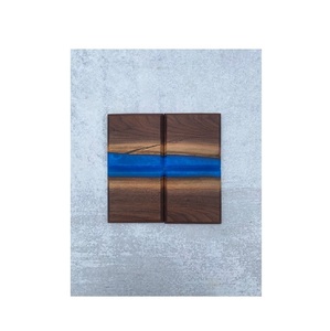 Juego de posavasos redondos de madera y resina de 4 piezas con soporte posavasos de color rosa para bebidas con soporte - Product Image 3