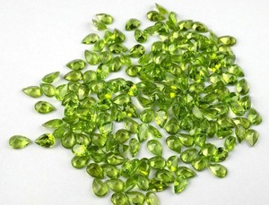 Peridoto Natural, Corte Facetado en Forma de Pera, Certificado por Terceros, Gema Suelta Verde Calibrada de 4x6mm, Encerado/Enrasado con Aceite para Engaste en Joyería - Product Image 3