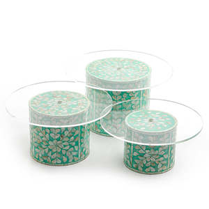 Présentoir de table élégant pour fêtes d'hôtel et de mariage Plateau en acrylique pour gâteau en nacre Lot de 3 plateaux de service élégants - Product Image 1