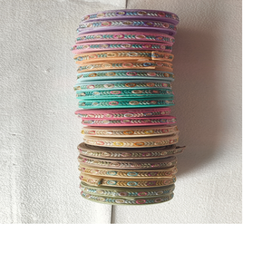 Rubans et lacets brodés à la machine sur mesure en design floral et de nombreuses couleurs pour les robes de mariée de 1 pouce de largeur. - Product Image 1