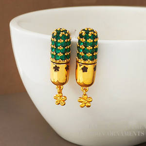 Orecchini di Lusso in Cristallo Verde per Donne, Gioielli alla Moda con Elegante Stile - Product Image 1