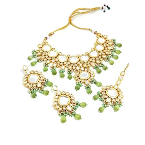 Ensemble de bijoux de mariée élégant en Kundan, collier de mariage plaqué or exquis pour occasions spéciales, bijoux raffinés - Product Image 5