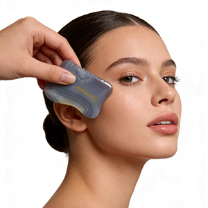 Herramienta Facial Gua Sha de Ágata Gris Natural con Logotipo Personalizado, Nuevo Producto, Piedra de Ágata Gris con Borde Irregular, Empaquetado en Caja - Product Image 4