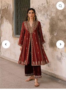 DERNIÈRE VESTE DE DESIGNER ET ROBE EN PLAZO ÉLÉGANTE AVEC BELLE BRODERIE ZARI POUR Robe de fête pour fête/mariage @ 2024 - Product Image 2