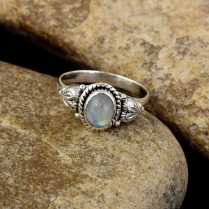 Anillo minimalista de piedra lunar arcoíris, anillo apilable de diseñador de Plata de Ley 925, regalo para San Valentín, joyería al por mayor, precio de fábrica - Product Image 2