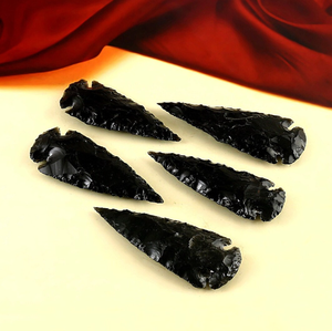 Increíble calidad de tallado a mano 6 pulgadas puntas de flecha de cristal de obsidiana negra Natural de tallado artesanal para decoración del hogar a la venta - Product Image 2