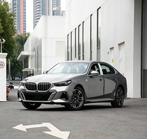 Livraison mondiale pour le véhicule de luxe BMW 525Li M Sport essence 2024 en excellent état - Product Image 1
