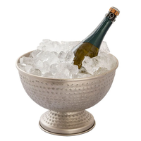 Refroidisseur de vin fait à la main de conception vintage de baquet de boisson en métal pour des bières de vin boissons froides hôtels et restaurants extérieurs de garden-party