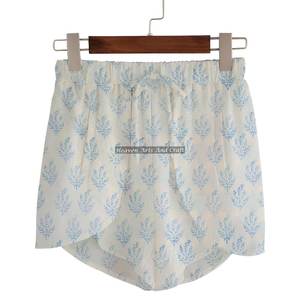 Shorts d'été pour femmes, design personnalisé, décontractés, taille élastique, qualité supérieure, 100% coton, écologiques, séchage rapide, fleurs - Product Image 2