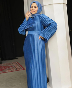 Élégantes abayas caftan turques fabriquées en usine pour femmes, designs élégants à col haut de Dubaï en tissu de mousseline modeste - Product Image 2