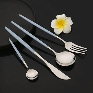 Juego de Cubiertos de Metal con Diferentes Acabados que Ofrecen Durabilidad para las Comidas Diarias, Cocinas y Negocios de Catering en Todo el Mundo - Product Image 6