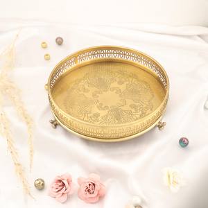 Bandeja redonda de latón para servir con acabado dorado pulido, ideal para decoración de mesa de fiestas y bodas - Product Image 1