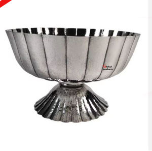 Bol de service design en aluminium doré à l'aspect gaufré avec poignée pour restaurant et bar d'hôtel - Product Image 5