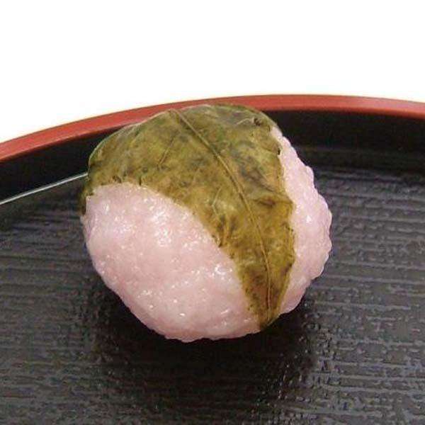 SAKURA MOCHI