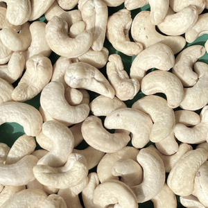 Vente en gros de noix de cajou de haute qualité noix de cajou noix de cajou au Cameroun W320 exporté vers l'Asie, le Moyen-Orient, Dubaï - Product Image 1